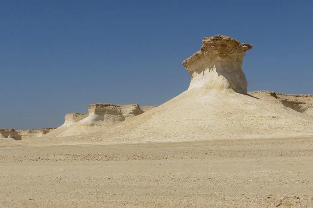 West Qatar Tour from Doha: Zekreet & Richard Serra in Doha — experience image 6 of 17
