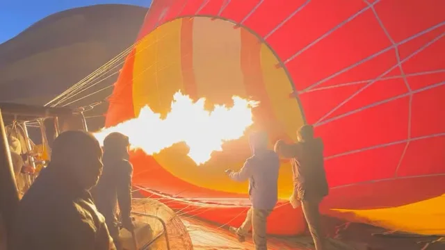 Dubai Sunrise Hot Air Balloon with Breakfast & Camel Ride in Dubai — experience image 9 of 18