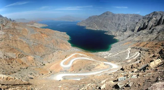 Khasab Musandam Dhow Cruise from Dubai: Khor Sham & Snorkelling in Dubai — experience image 10 of 12