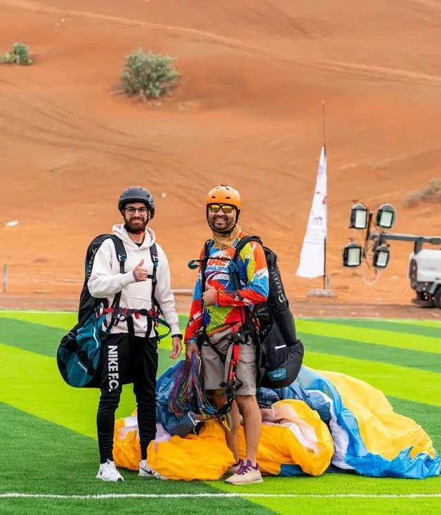 Sharjah Tandem Paragliding Experience with a Pilot in Sharjah — experience image 2 of 9