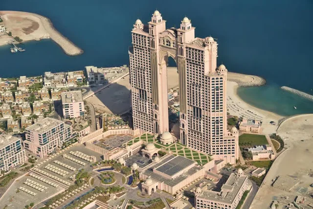 Abu Dhabi Helicopter Tour: Shared 30-Minute Scenic Flight in Abu Dhabi — experience image 6 of 9