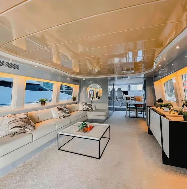 Dubai Marina Yacht Tour with Breakfast or BBQ Options in Dubai — experience image 4 of 17