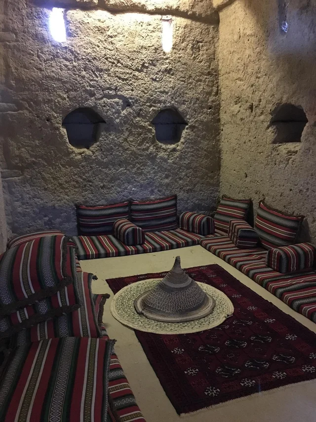 Hili Archaeology & Al Qattara Arts Centre: Private Al Ain Tour in Al Ain — experience image 21 of 22