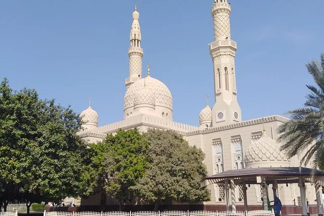 Private Dubai City Tour with Chauffeur & Guide: Six Hours in Dubai — experience image 2 of 7