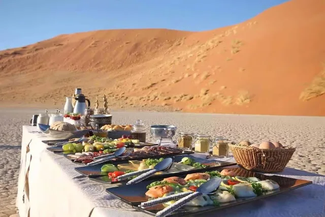 Dubai Sunrise Hot Air Balloon with Breakfast & Camel Ride in Dubai — experience image 6 of 18