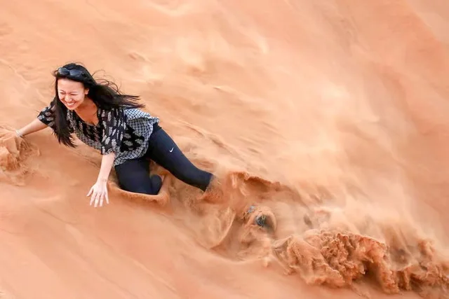 Abu Dhabi Morning Desert Safari with Quad Bike & Sandboarding in Abu Dhabi — experience image 11 of 16