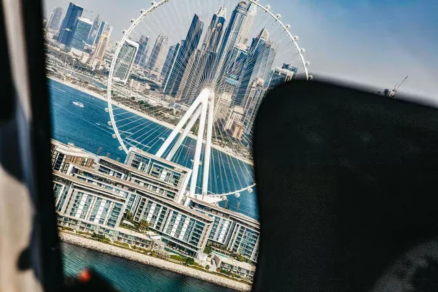 Dubai Helicopter Tour from Atlantis: Palm Jumeirah Sightseeing in Dubai — experience image 6 of 16
