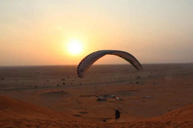 Sharjah Tandem Paragliding Experience with a Pilot in Sharjah — experience image 5 of 9