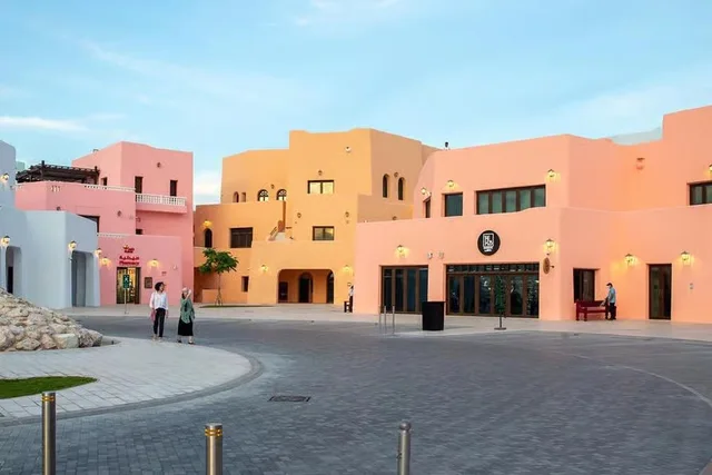 Doha City Tour: Souq Waqif, Katara, The Pearl & Corniche in Doha — experience image 7 of 14