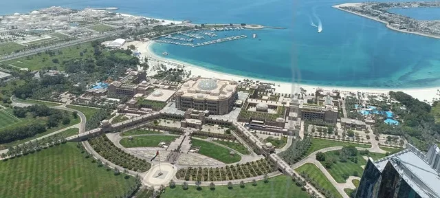 Abu Dhabi Full-Day City Tour: Mosque, Saadiyat & Palace in Abu Dhabi — experience image 6 of 32