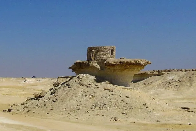 West Qatar Tour from Doha: Zekreet & Richard Serra in Doha — experience image 5 of 17