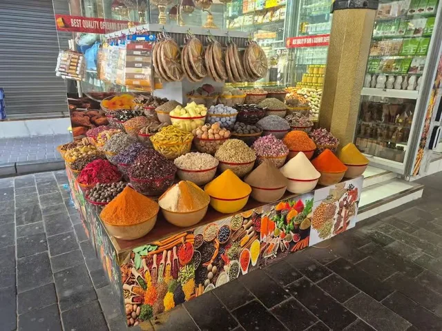 Abu Dhabi Shopping Tour: Traditional Souqs & Modern Malls in Abu Dhabi — experience image 13 of 16