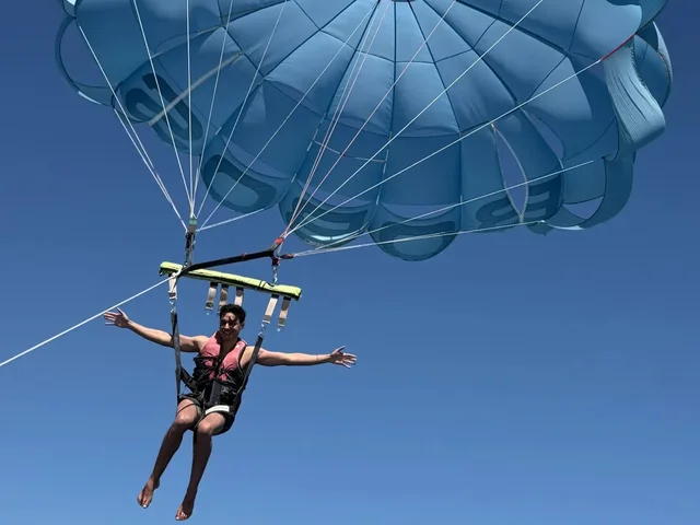 Sharm El Sheikh Parasailing Flight Experience in Sharm El Sheikh — experience image 2 of 6