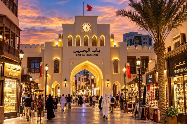 Manama Evening Walking Tour: Bab Al Bahrain & Souq in Manama — experience image 3 of 10