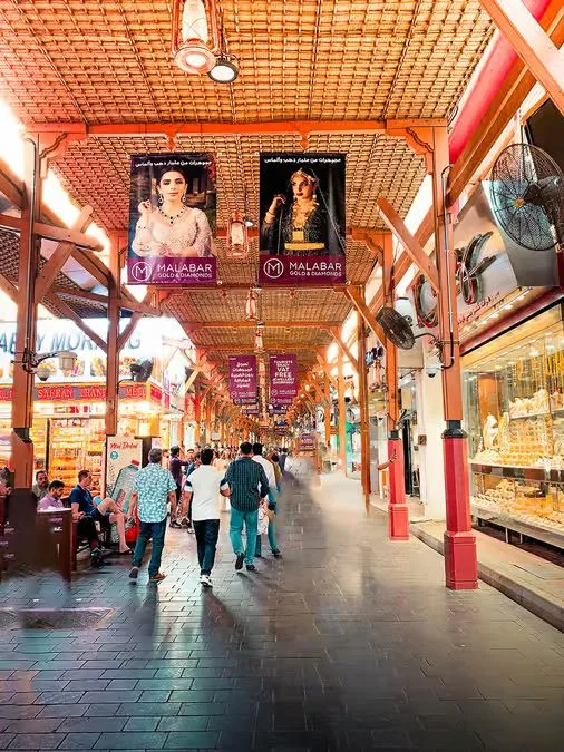 Dubai Day Tour from Abu Dhabi: Palm, Old Dubai & Dubai Mall in Abu Dhabi — experience image 9 of 10