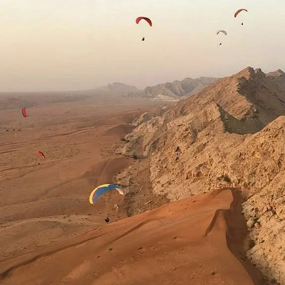 Sharjah Tandem Paragliding Experience with a Pilot in Sharjah — experience image 8 of 9