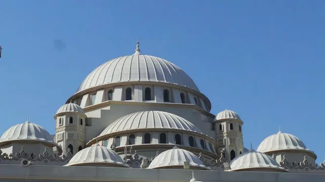 Heart of Sharjah Heritage Walking Tour: Museums & Old Souqs in Sharjah — experience image 2 of 15