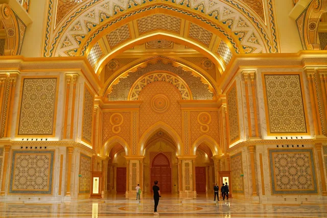 Abu Dhabi City Tour: Grand Mosque, Qasr Al Watan & Etihad Towers in Abu Dhabi — experience image 14 of 15