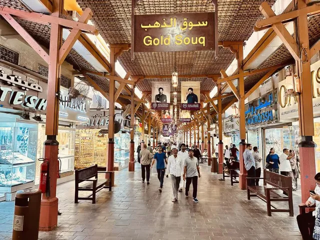 Old Dubai Walking Tour: Souks, Local Tastings & Abra Crossing in Dubai — experience image 18 of 19