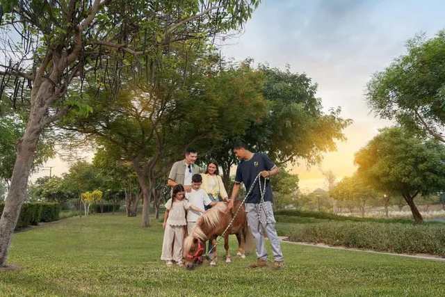 Dubai Safari Park Tickets: Park Pass & Explorer Safari Bundle in Dubai — experience image 8 of 16