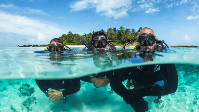 Discover Scuba Diving Dubai: Beginner Shore Dive with Instructor in Dubai — experience image 4 of 6