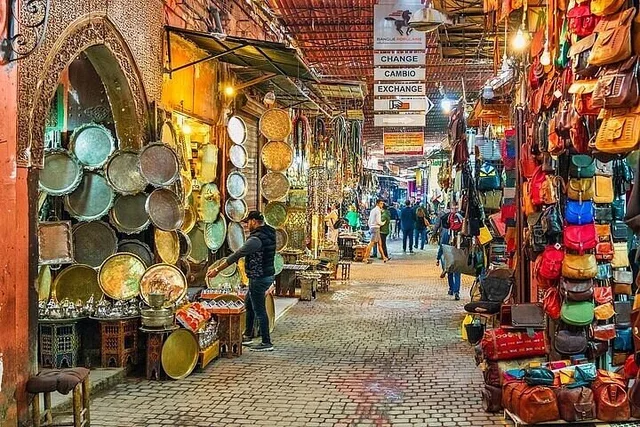 Private Dubai Shopping Tour with Global Village Tickets in Dubai — experience image 3 of 19