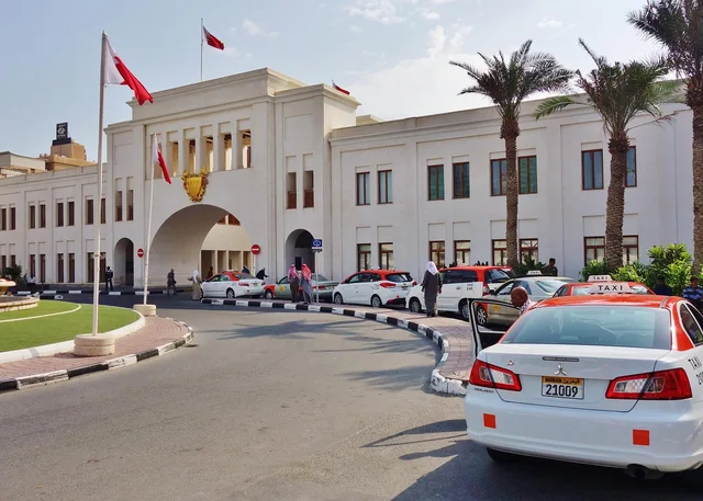 Bahrain City Tour with Transfers: Fort, Souq & Museum Options in Manama — experience image 5 of 14