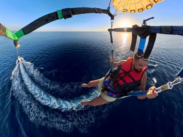 Sharm El Sheikh Parasailing Flight Experience in Sharm El Sheikh — experience image 4 of 6