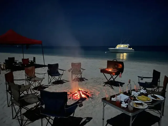 Abu Dhabi Island Evening: Private Beach BBQ & Bonfire Request in Abu Dhabi — experience image 4 of 6