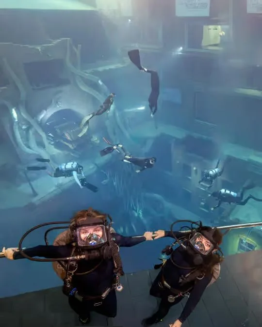 Deep Dive Dubai Sunken City Walk: Guided Underwater Experience in Dubai — experience image 2 of 9