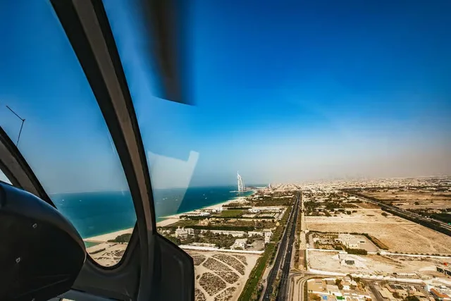 Dubai Helicopter Tour from Atlantis: Palm Jumeirah Sightseeing in Dubai — experience image 11 of 16