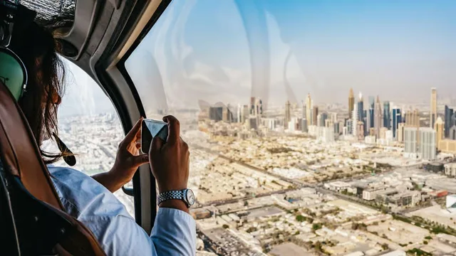 Dubai Helicopter Tour from Atlantis: Palm Jumeirah Sightseeing in Dubai — experience image 3 of 16