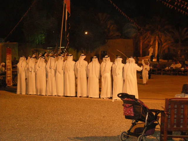 Hili Archaeology & Al Qattara Arts Centre: Private Al Ain Tour in Al Ain — experience image 14 of 22