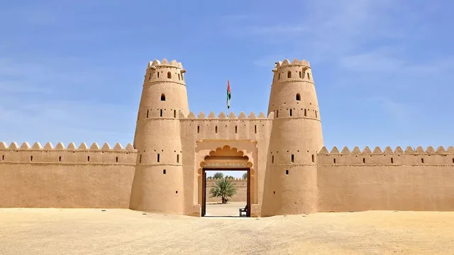 Al Ain City Tour: Oasis, Al Jahili Fort & Jebel Hafeet in Al Ain — experience image 8 of 13