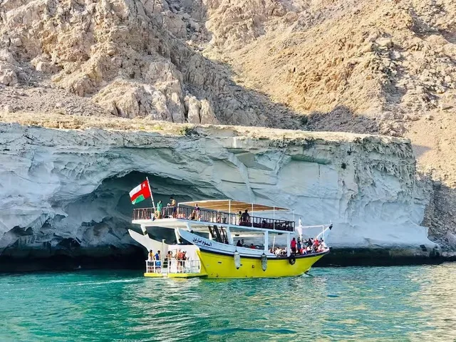 Musandam Khasab Dhow Cruise from Ras Al Khaimah with Lunch experience in Ras Al-Khaimah