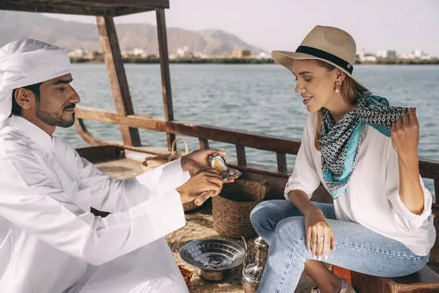 Abu Dhabi Pearl Heritage Experience with Oyster Opening in Abu Dhabi — experience image 8 of 15
