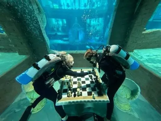 Deep Dive Dubai Sunken City Walk: Guided Underwater Experience in Dubai — experience image 7 of 9