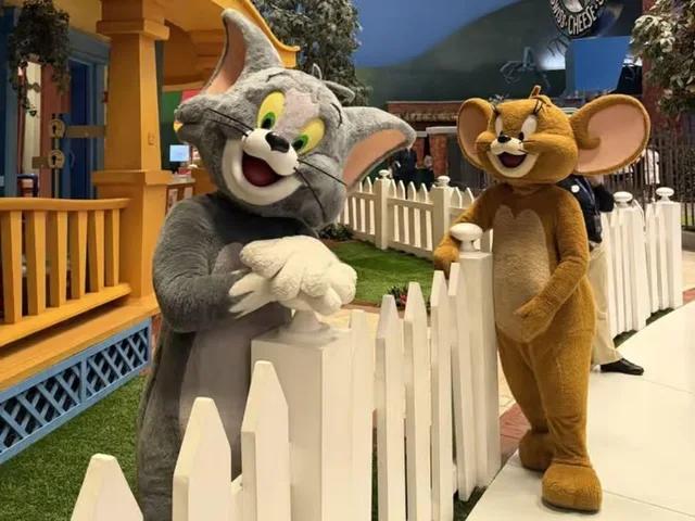 Warner Bros World Abu Dhabi with Private SUV Transfers in Abu Dhabi — experience image 6 of 7