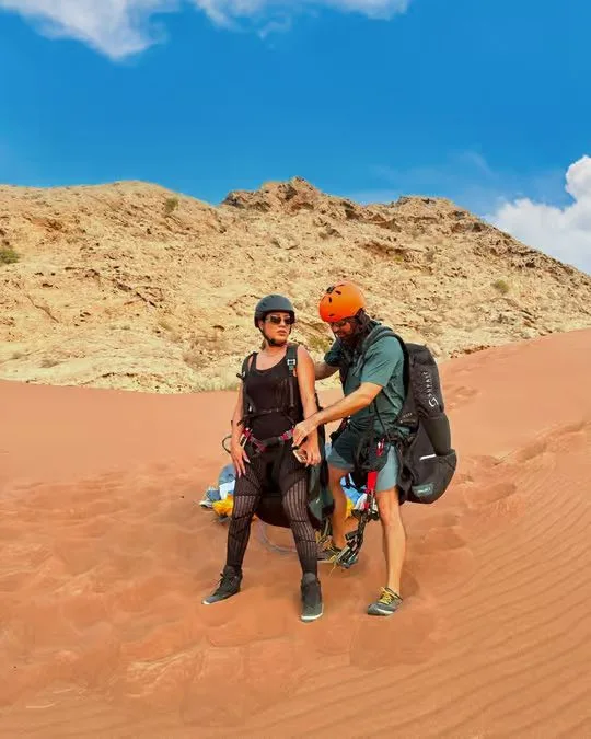 Sharjah Tandem Paragliding Experience with a Pilot in Sharjah — experience image 6 of 9