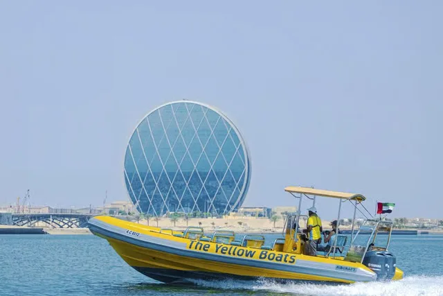 Yas Island Speedboat Tour Abu Dhabi: 45-Minute Sightseeing in Abu Dhabi — experience image 7 of 11