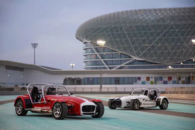 Yas Marina Circuit Guided Tour: Behind the Scenes in Abu Dhabi — experience image 2 of 4