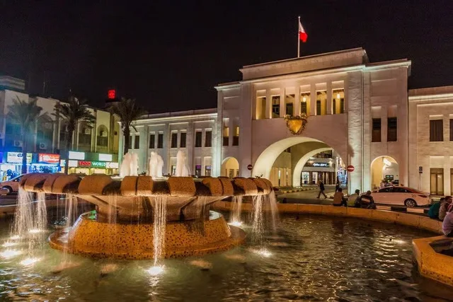 Manama Evening Walking Tour: Bab Al Bahrain & Souq in Manama — experience image 8 of 10