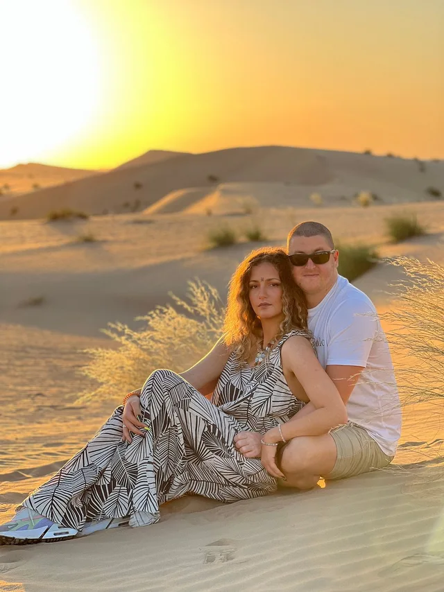 Abu Dhabi Evening Desert Safari with BBQ Dinner & Shows in Abu Dhabi — experience image 3 of 19
