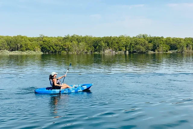 Reem Central Park Abu Dhabi: Two-Hour Guided Kayak Tour in Abu Dhabi — experience image 7 of 12