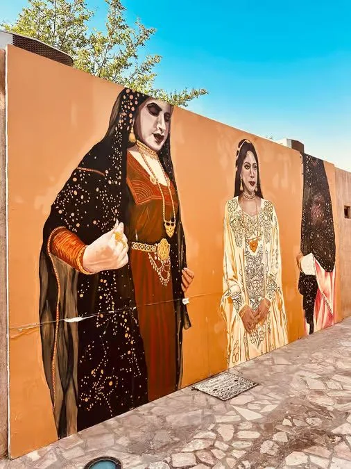 Old Dubai Walking Tour: Souks, Local Tastings & Abra Crossing in Dubai — experience image 9 of 19