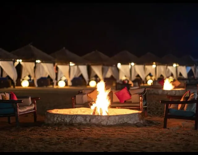 Doha Overnight Desert Safari with BBQ Dinner & Breakfast in Doha — experience image 15 of 20