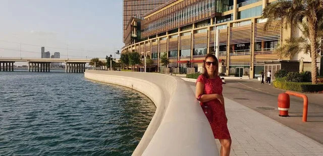 Abu Dhabi Shopping Tour: Traditional Souqs & Modern Malls in Abu Dhabi — experience image 4 of 16