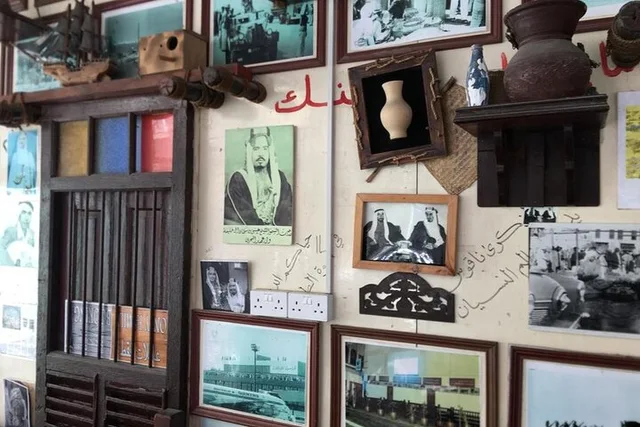 Manama Evening Walking Tour: Bab Al Bahrain & Souq in Manama — experience image 5 of 10
