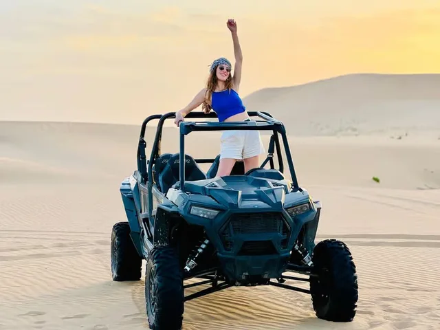 Abu Dhabi Evening Desert Safari with Quad Bike & BBQ in Abu Dhabi — experience image 8 of 12