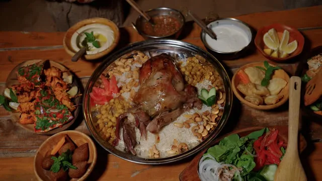 Dubai Heritage Desert Safari by Vintage Land Rover with Dinner in Dubai — experience image 8 of 26